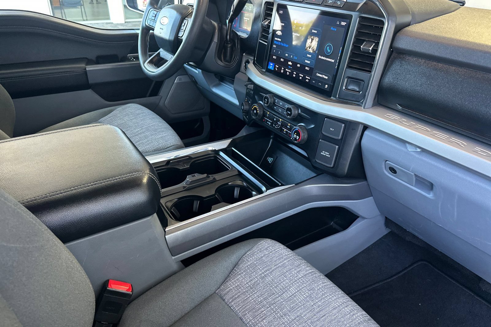 Used 2023 Ford F250 XLT w/ XLT Premium Package AWD/4WD image 15
