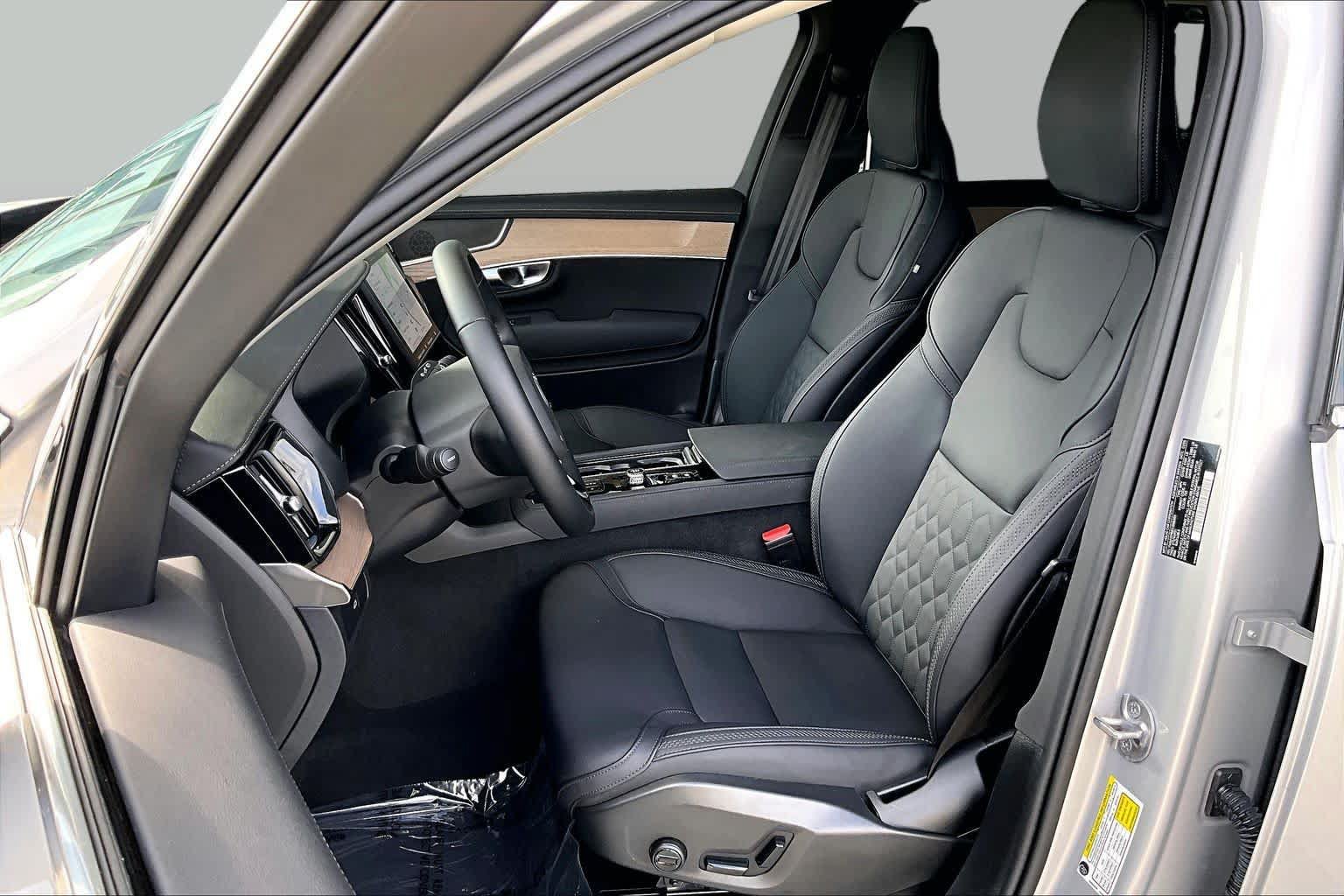 Used 2025 Volvo XC90 B5 Plus AWD/4WD image 8
