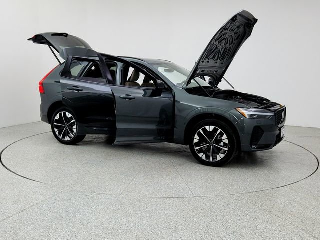 New 2026 Volvo XC60 B5 Plus w/ Climate Package image 10