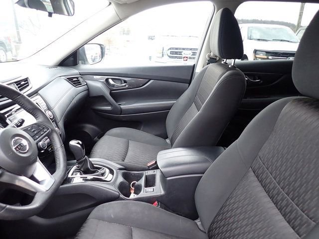 Used 2019 Nissan Rogue SV image 10