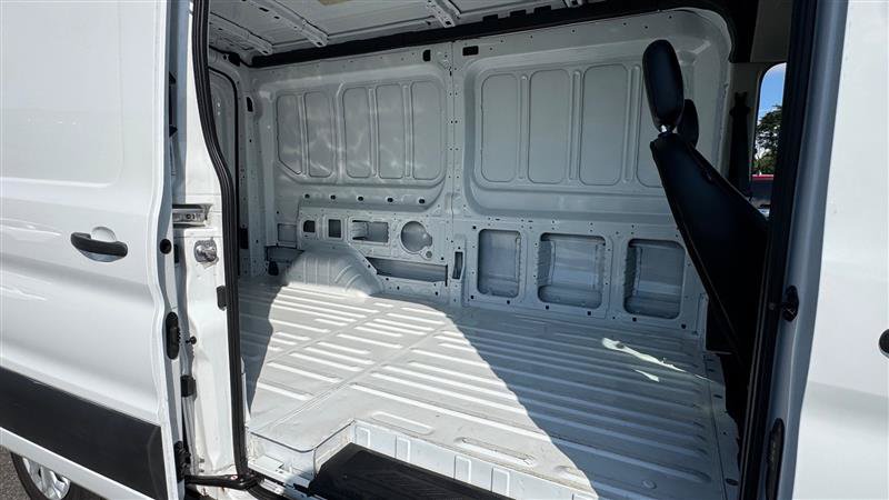Used 2023 Ford E-Transit Medium Roof RWD image 39