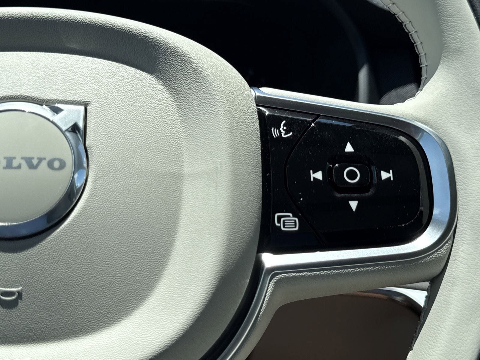 New 2026 Volvo XC90 B5 Ultra w/ Protection Package Premier AWD/4WD image 25
