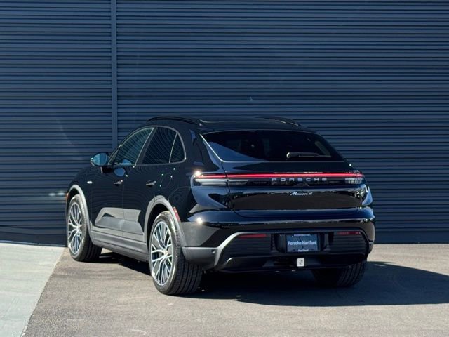 New 2025 Porsche Macan 4 Electric image 3