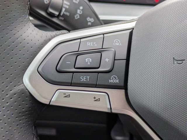 New 2026 Volkswagen Tiguan SE R-Line FWD image 27