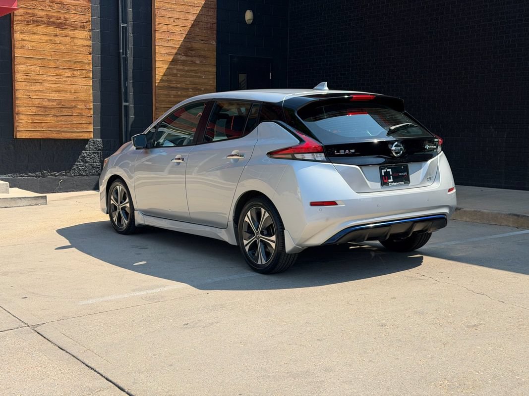 Used 2022 Nissan Leaf SV FWD image 3