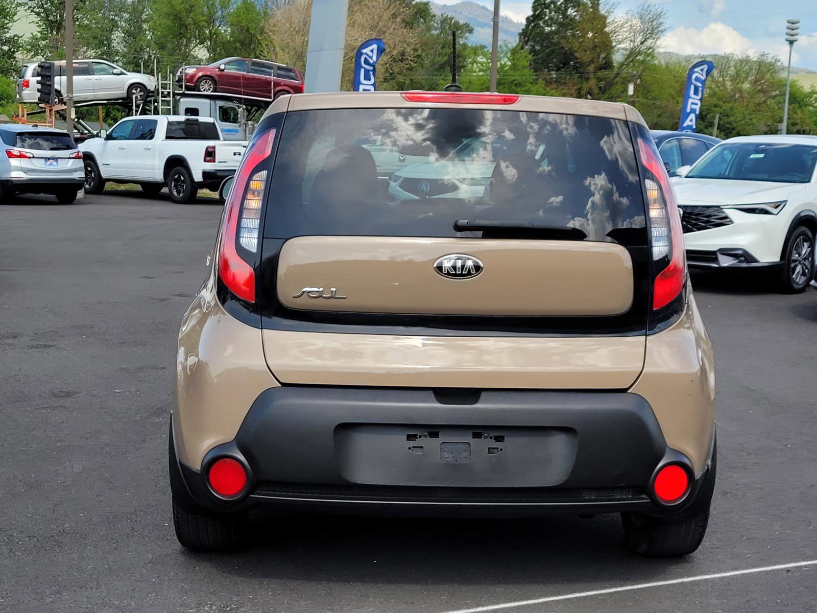 Used 2015 Kia Soul FWD image 6