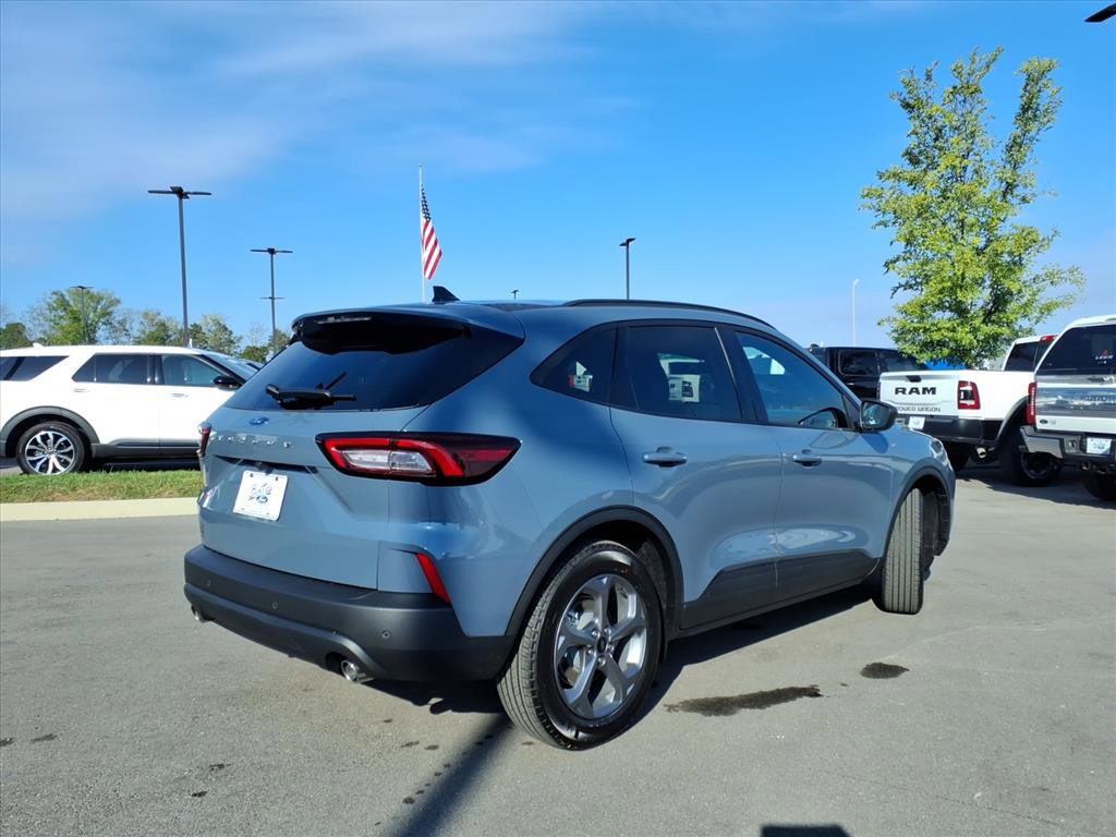 New 2026 Ford Escape ST-Line image 3
