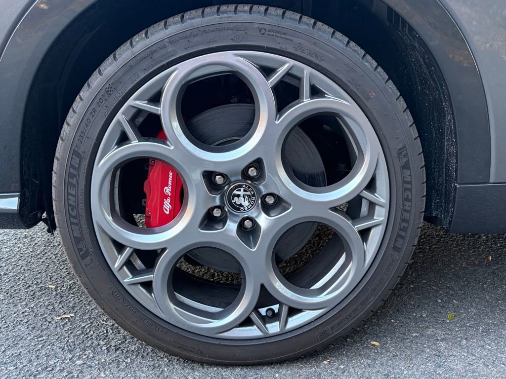 Used 2024 Alfa Romeo Tonale Veloce w/ Active Assist Package image 14