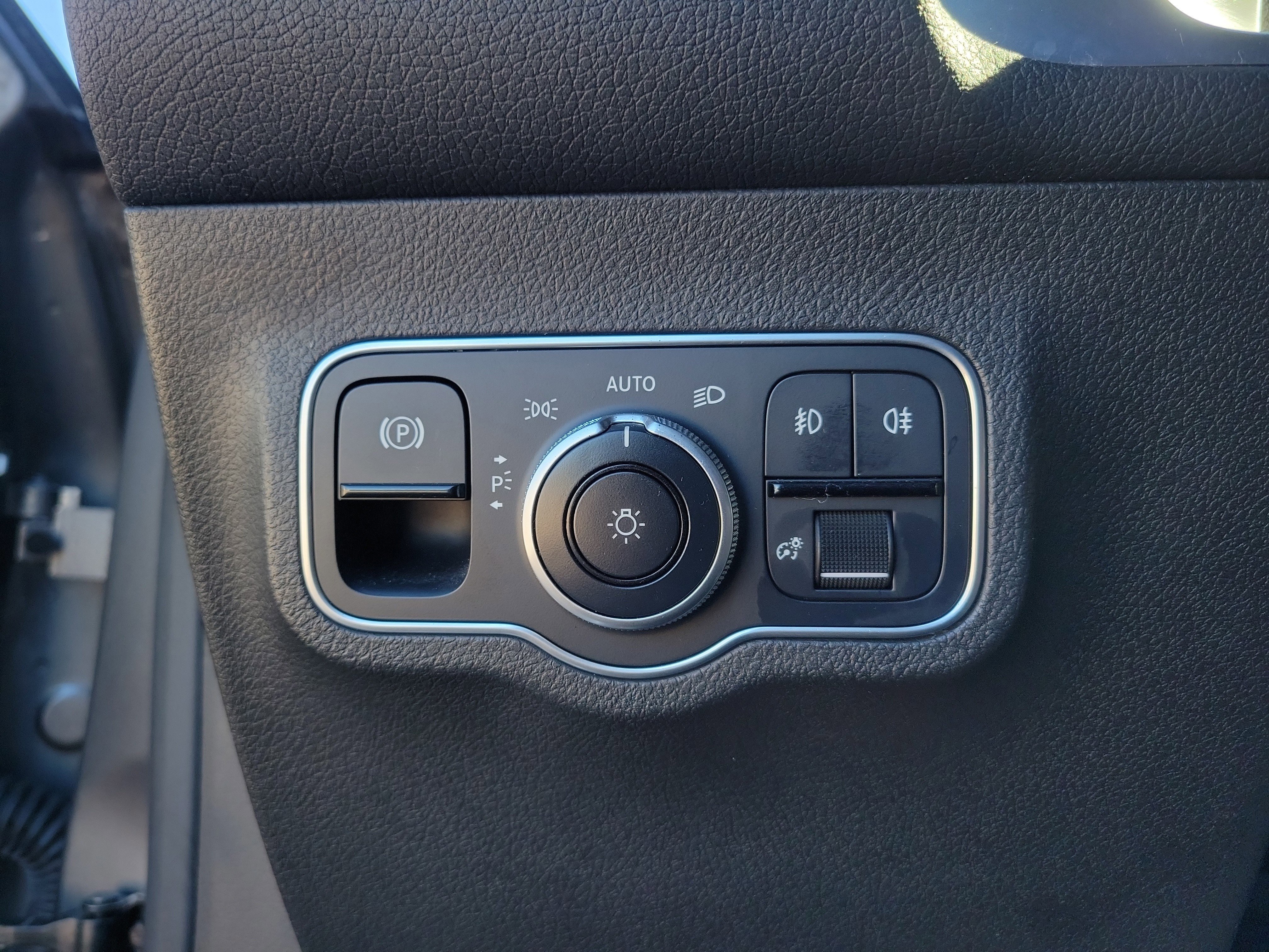 Certified 2021 Mercedes-Benz GLB 250 4MATIC image 18