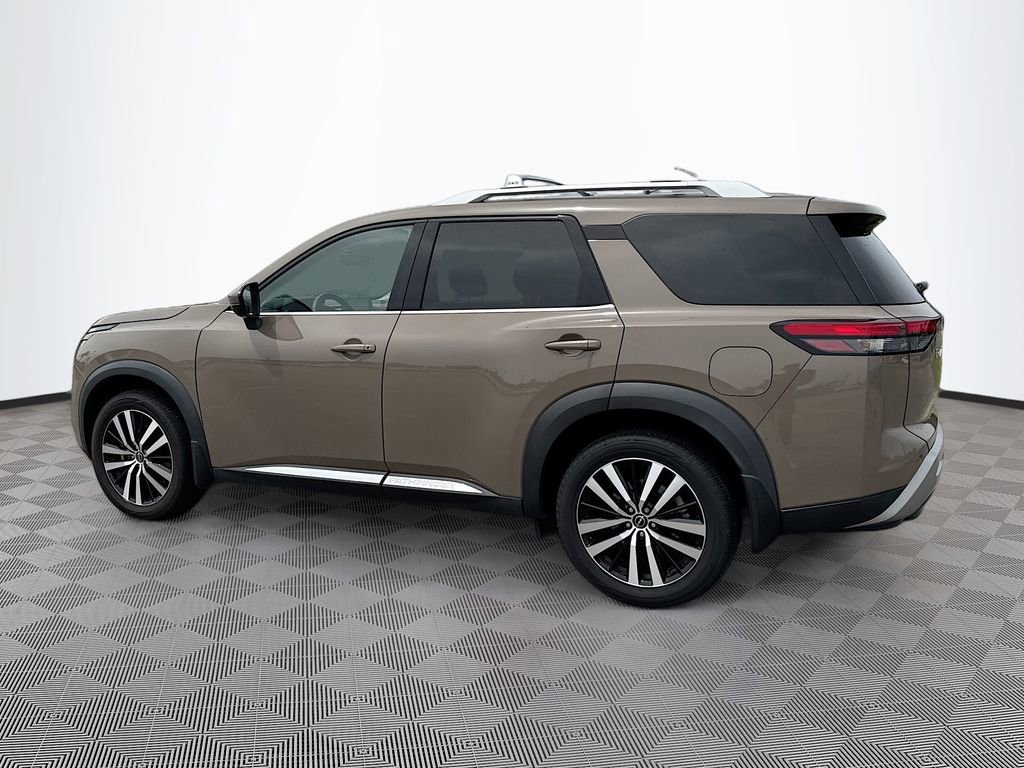 Used 2023 Nissan Pathfinder Platinum w/ Cargo Package FWD image 7