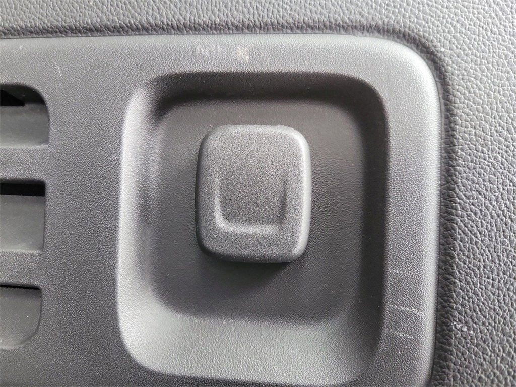 Used 2023 Chevrolet Traverse LT w/ LPO, Floor Liner Package image 9