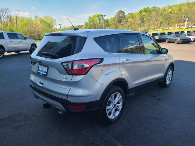 Used 2017 Ford Escape SE w/ SE Cold Weather Package AWD/4WD image 5