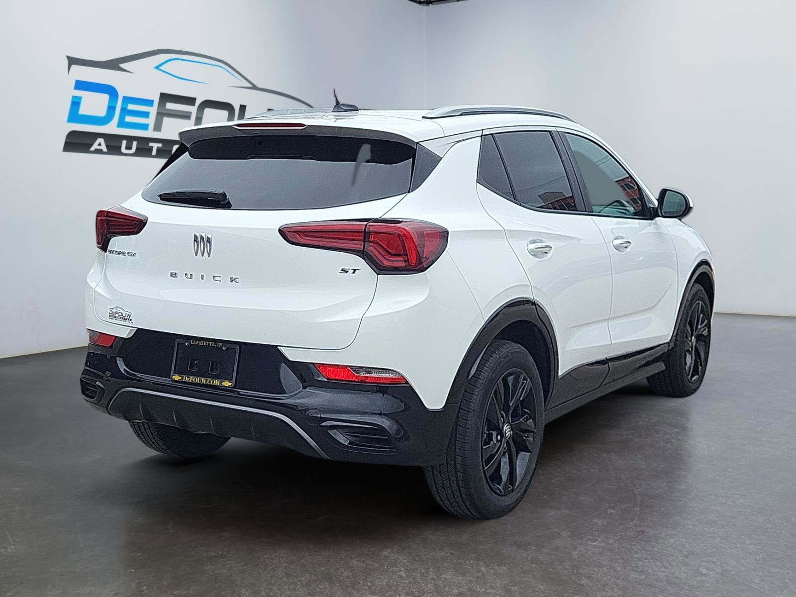 Used 2024 Buick Encore GX Sport Touring image 3