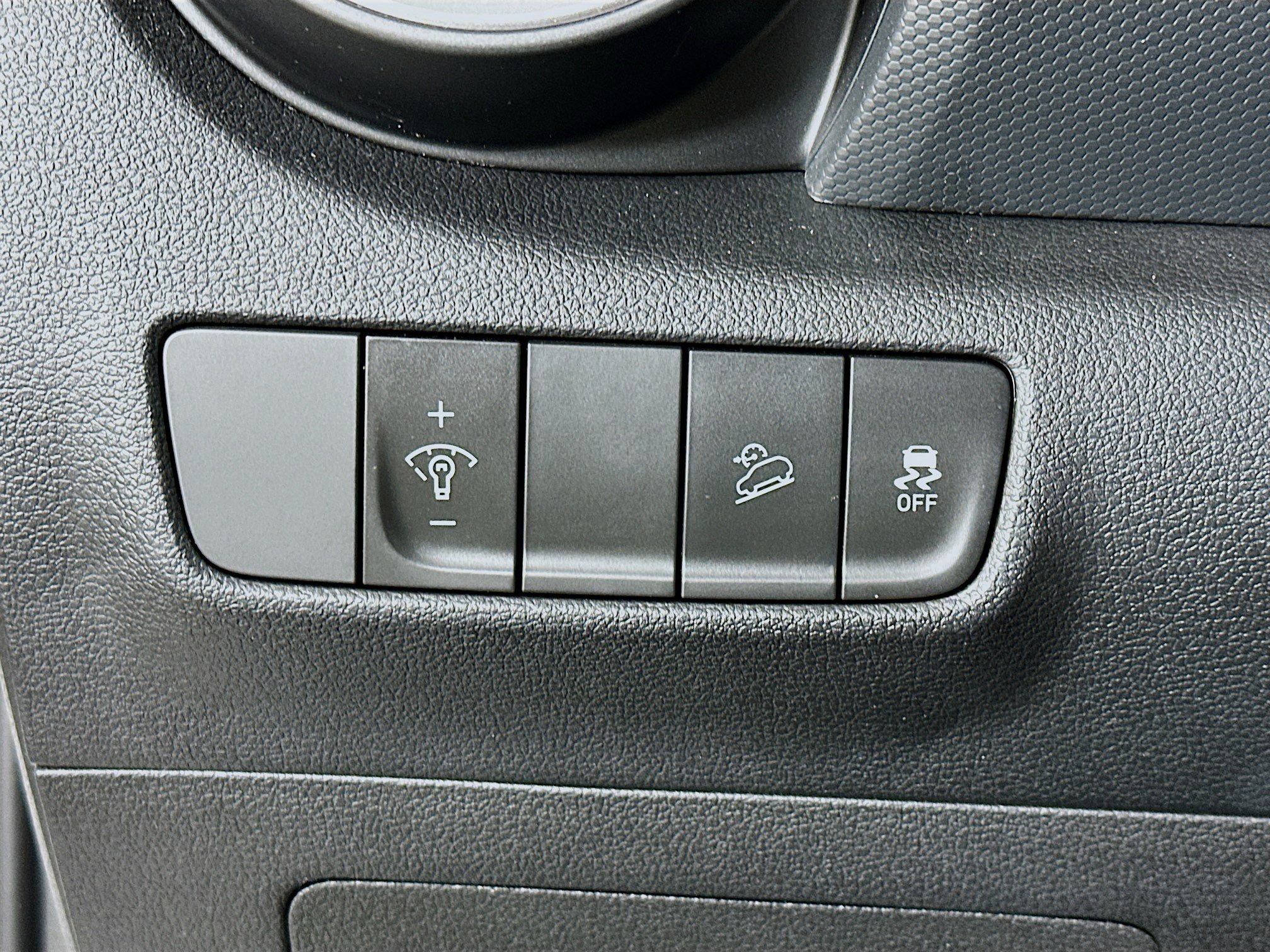 Used 2023 Hyundai Kona SEL w/ Cargo Package image 17