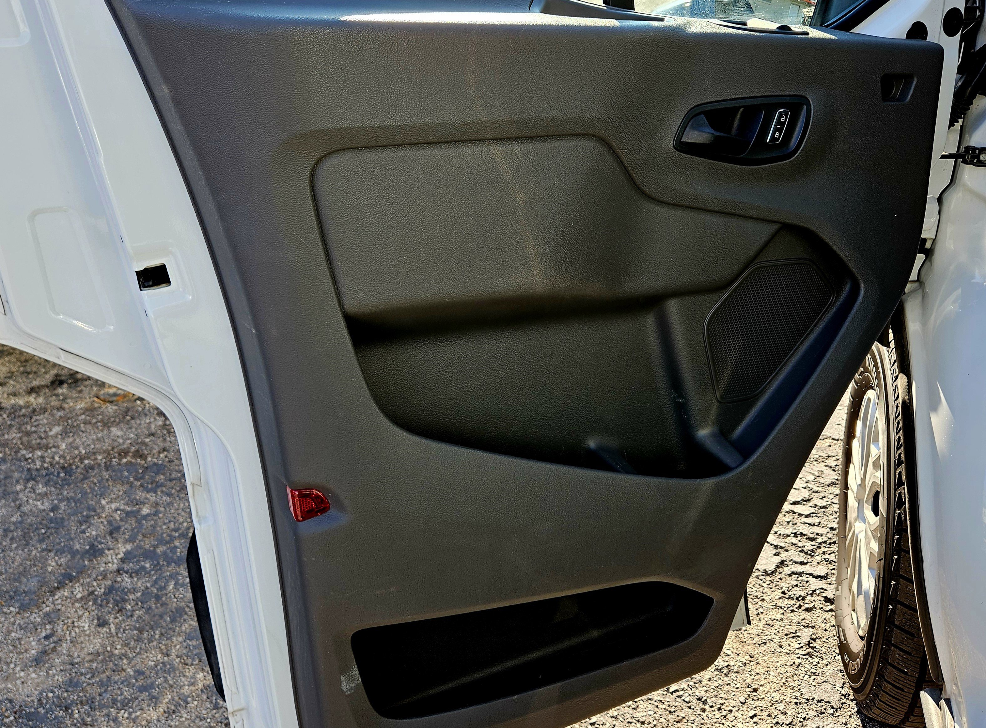 Used 2022 Ford Transit 350 XLT image 11