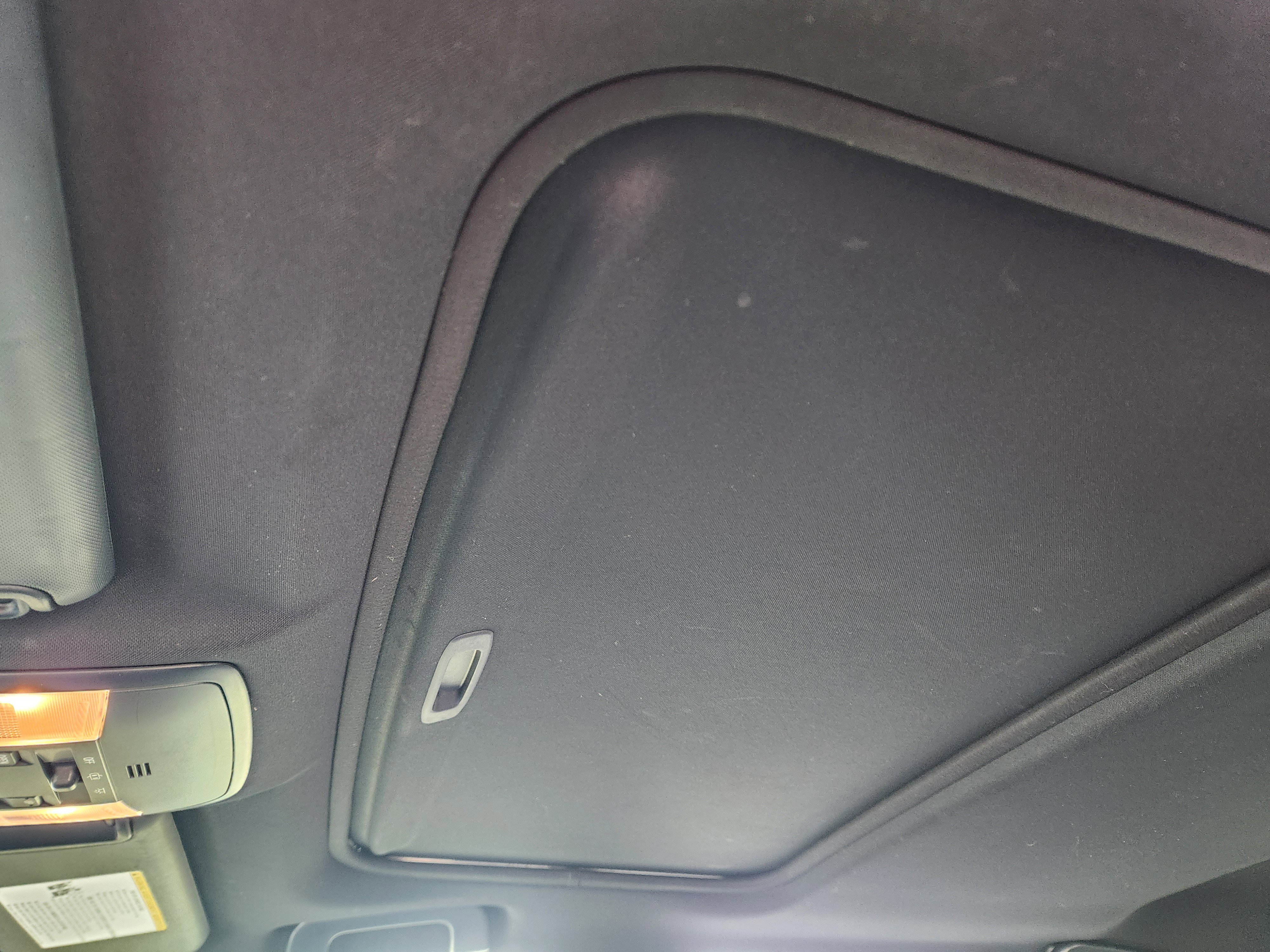 Used 2018 Toyota RAV4 SE image 31