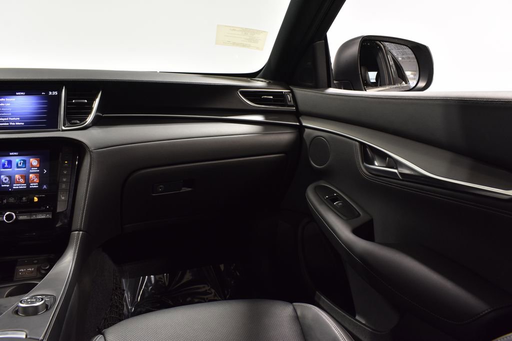 Certified 2025 INFINITI QX55 Luxe w/ Cargo Package image 15
