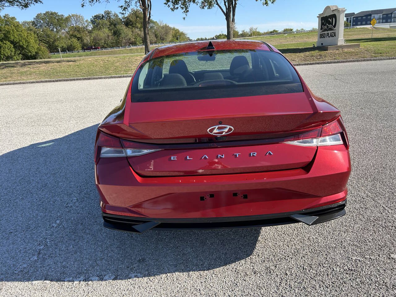Used 2021 Hyundai Elantra SEL w/ Cargo Package FWD image 4