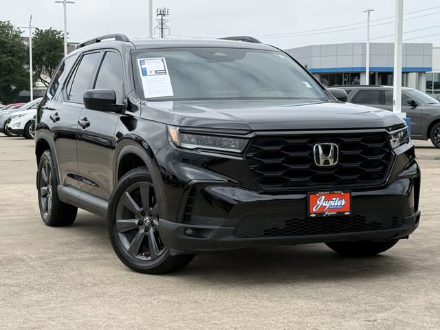 Used 2025 Honda Pilot Sport image 2