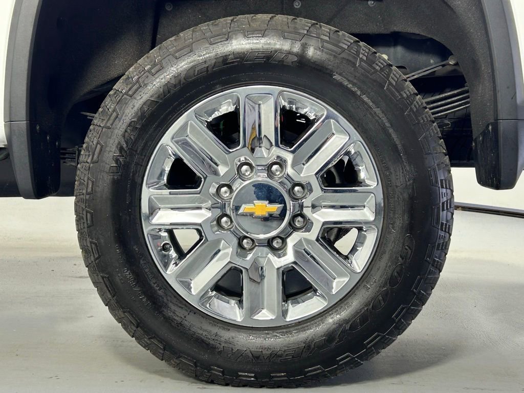 Used 2024 Chevrolet Silverado 3500 High Country w/ Technology Package AWD/4WD image 40