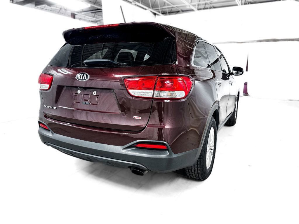 Used 2017 Kia Sorento LX image 6