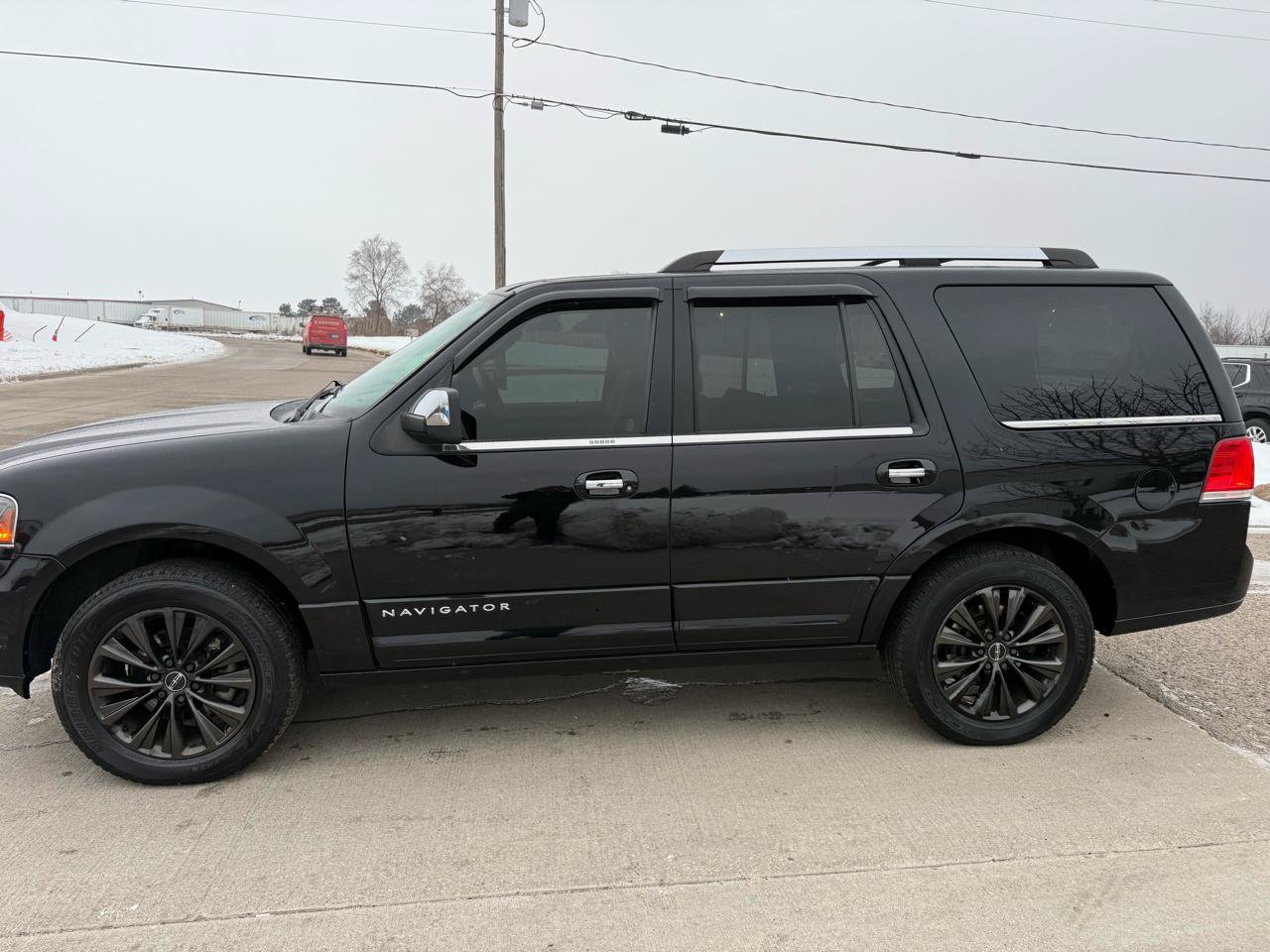 Used 2016 Lincoln Navigator Select AWD/4WD image 8