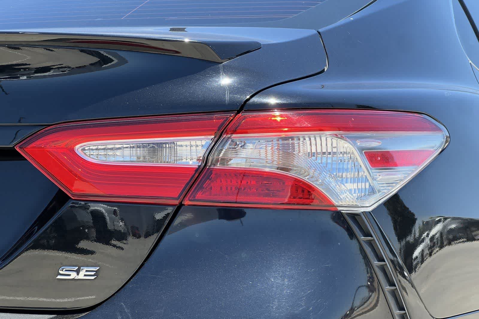 Used 2019 Toyota Camry SE FWD image 32