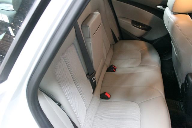 Used 2017 Buick Verano Convenience FWD image 9