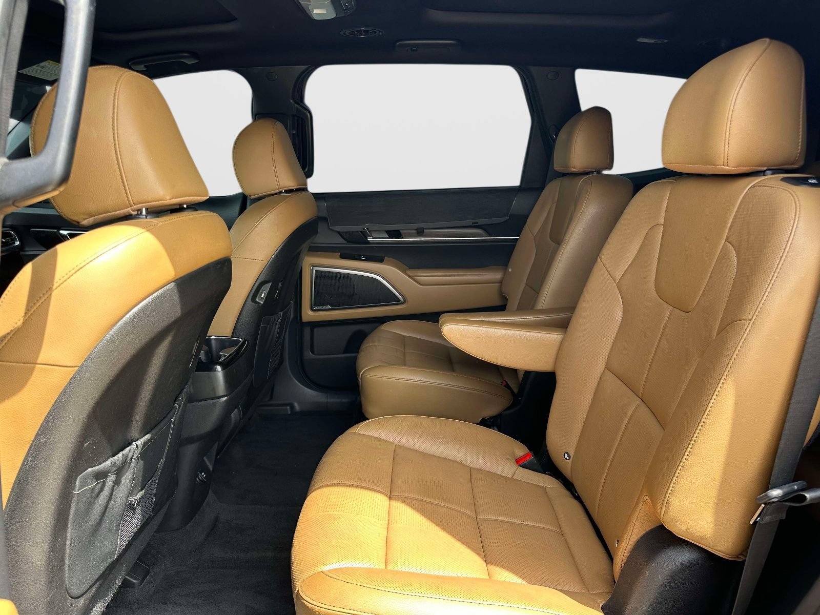 Used 2022 Kia Telluride SX w/ Towing Package FWD image 14