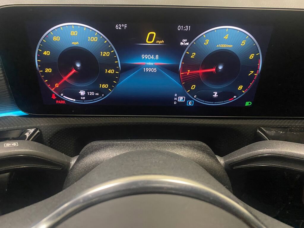 Used 2023 Mercedes-Benz CLA 250 4MATIC image 3