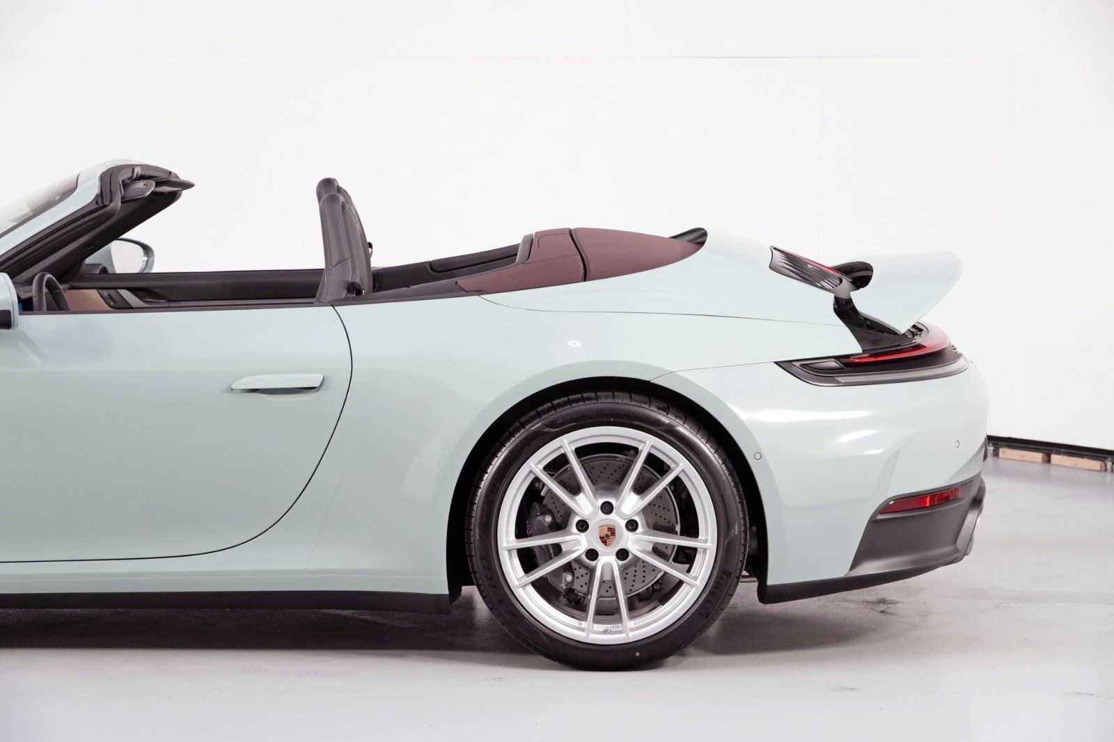 Used 2025 Porsche 911 Carrera RWD image 56