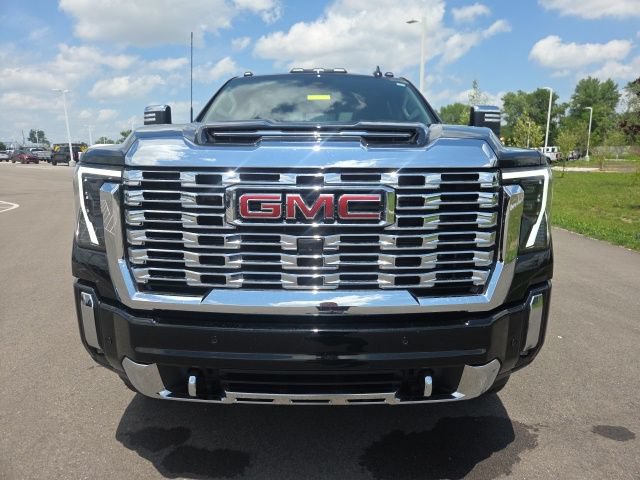 Used 2024 GMC Sierra 2500 Denali w/ Denali Reserve Package AWD/4WD image 3