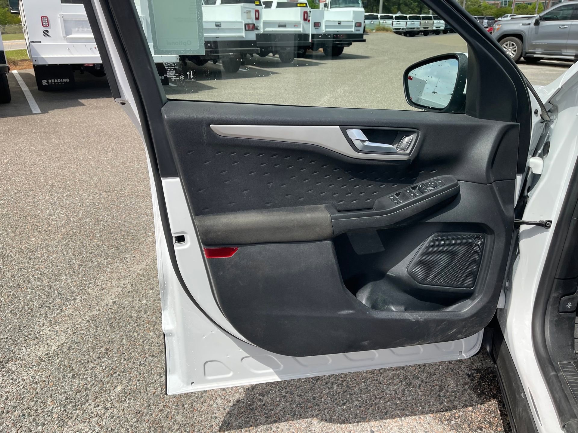 Used 2020 Ford Escape SE image 11