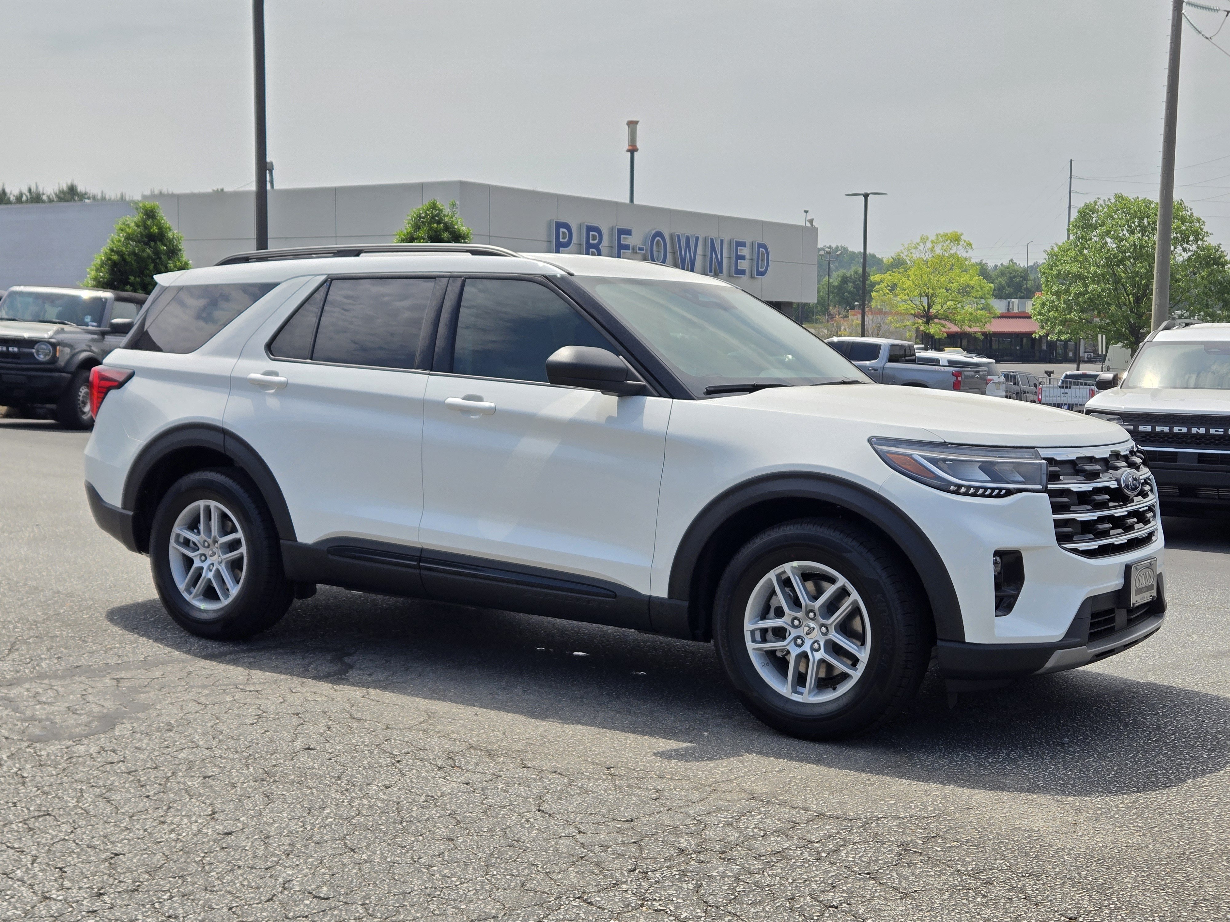 New 2026 Ford Explorer Active w/ Active Comfort Package RWD image 6