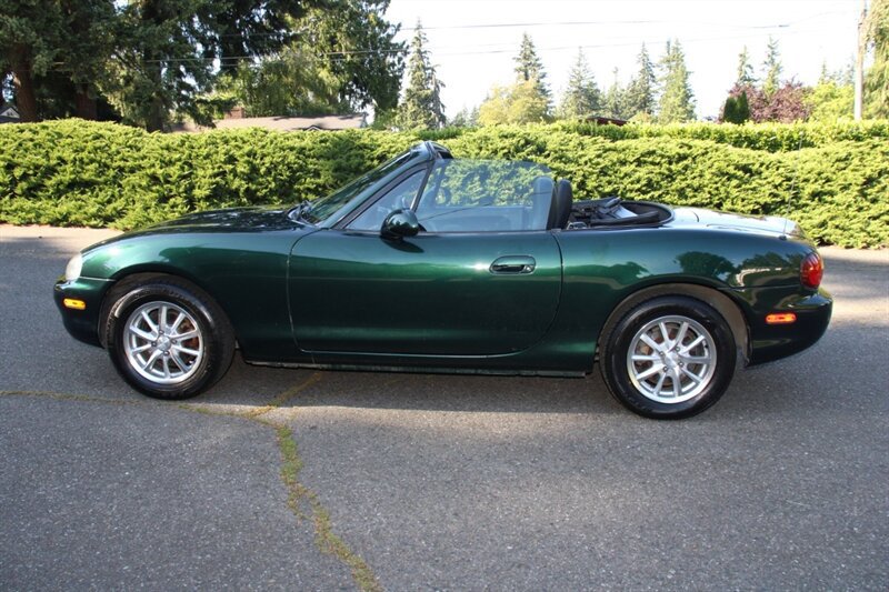 Used 1999 MAZDA MX-5 Miata RWD image 16