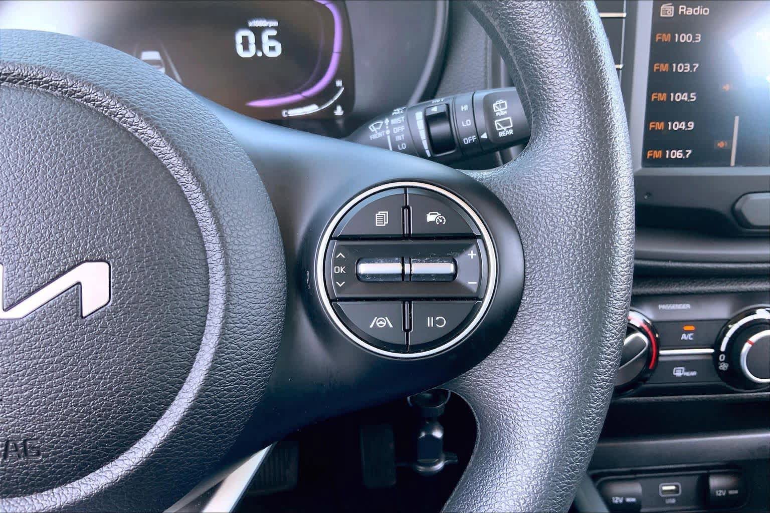 Used 2025 Kia Soul LX w/ LX Technology Package FWD image 25