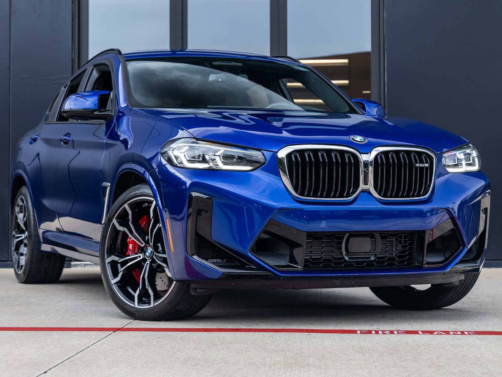 Used 2025 BMW X4 M w/ Executive Package AWD/4WD image 2