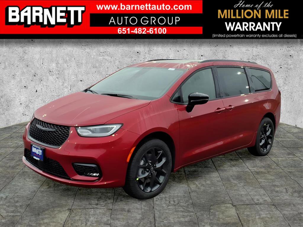 New 2026 Chrysler Pacifica Limited w/ S Appearance Package image 1