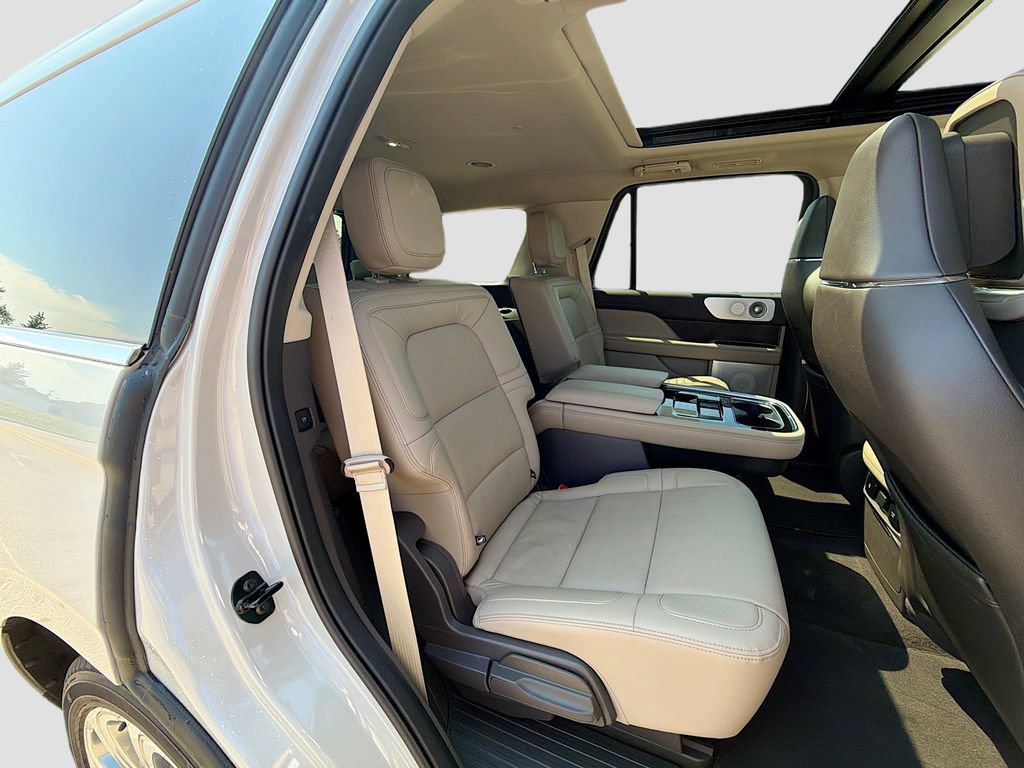 Used 2023 Lincoln Navigator Reserve AWD/4WD image 33