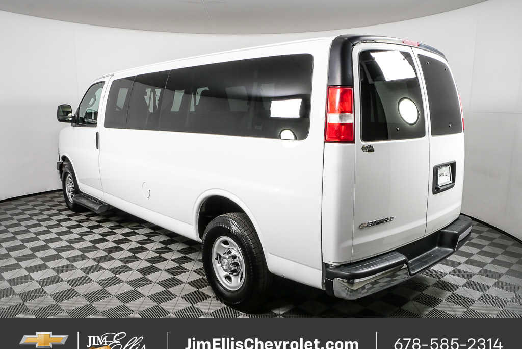 Used 2020 Chevrolet Express 3500 LT w/ LT Preferred Equipment Group RWD image 24