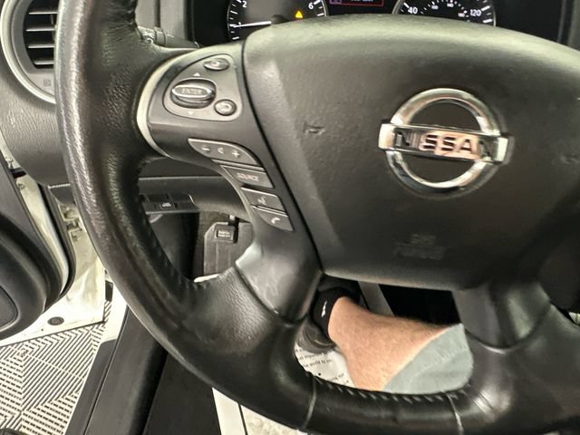 Used 2018 Nissan Pathfinder SV w/ SV Tech Package AWD/4WD image 28