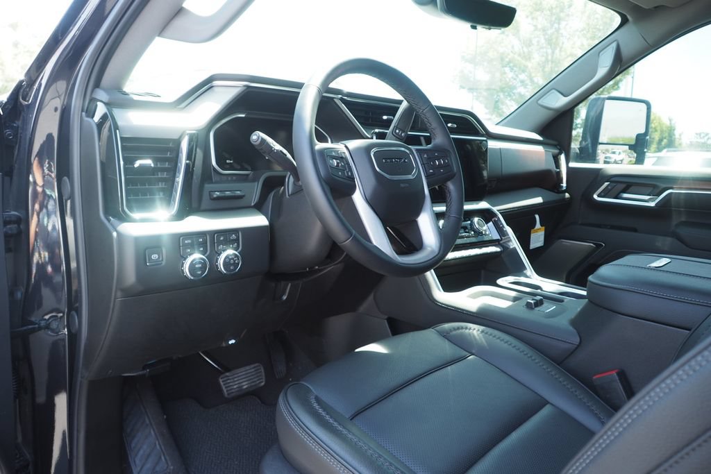 Used 2026 GMC Sierra 3500 Denali w/ Technology Package AWD/4WD image 13