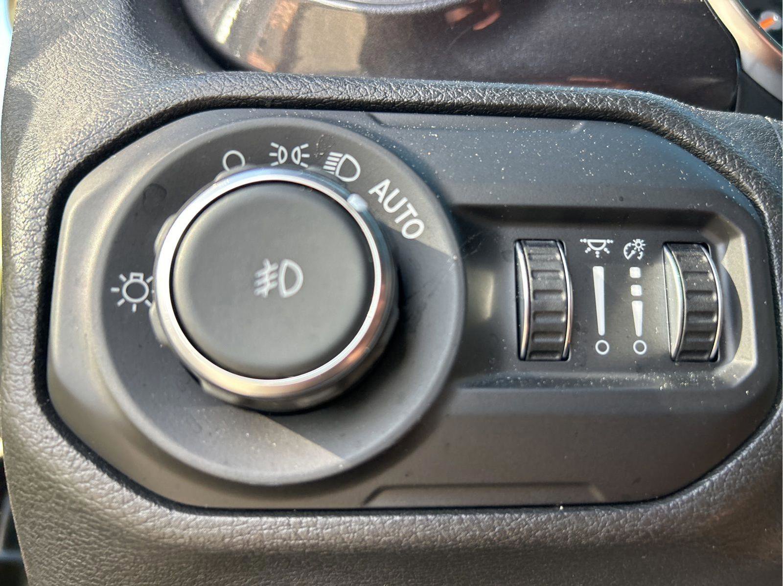 Certified 2021 Jeep Wrangler Unlimited Sahara AWD/4WD image 25