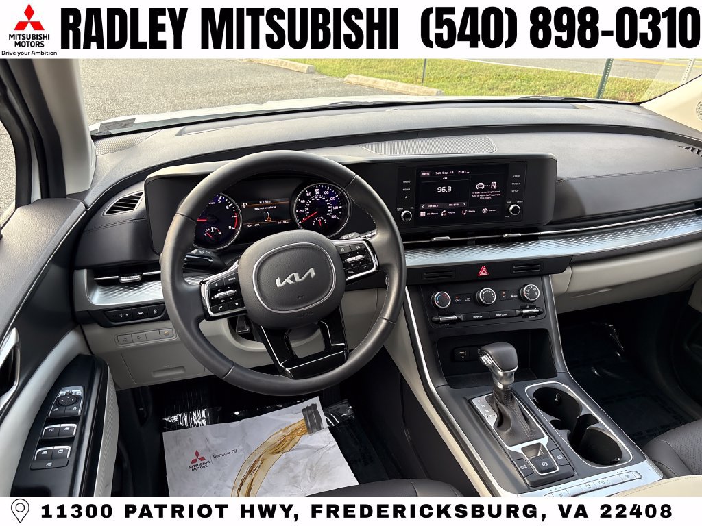 Used 2023 Kia Carnival LX FWD image 13