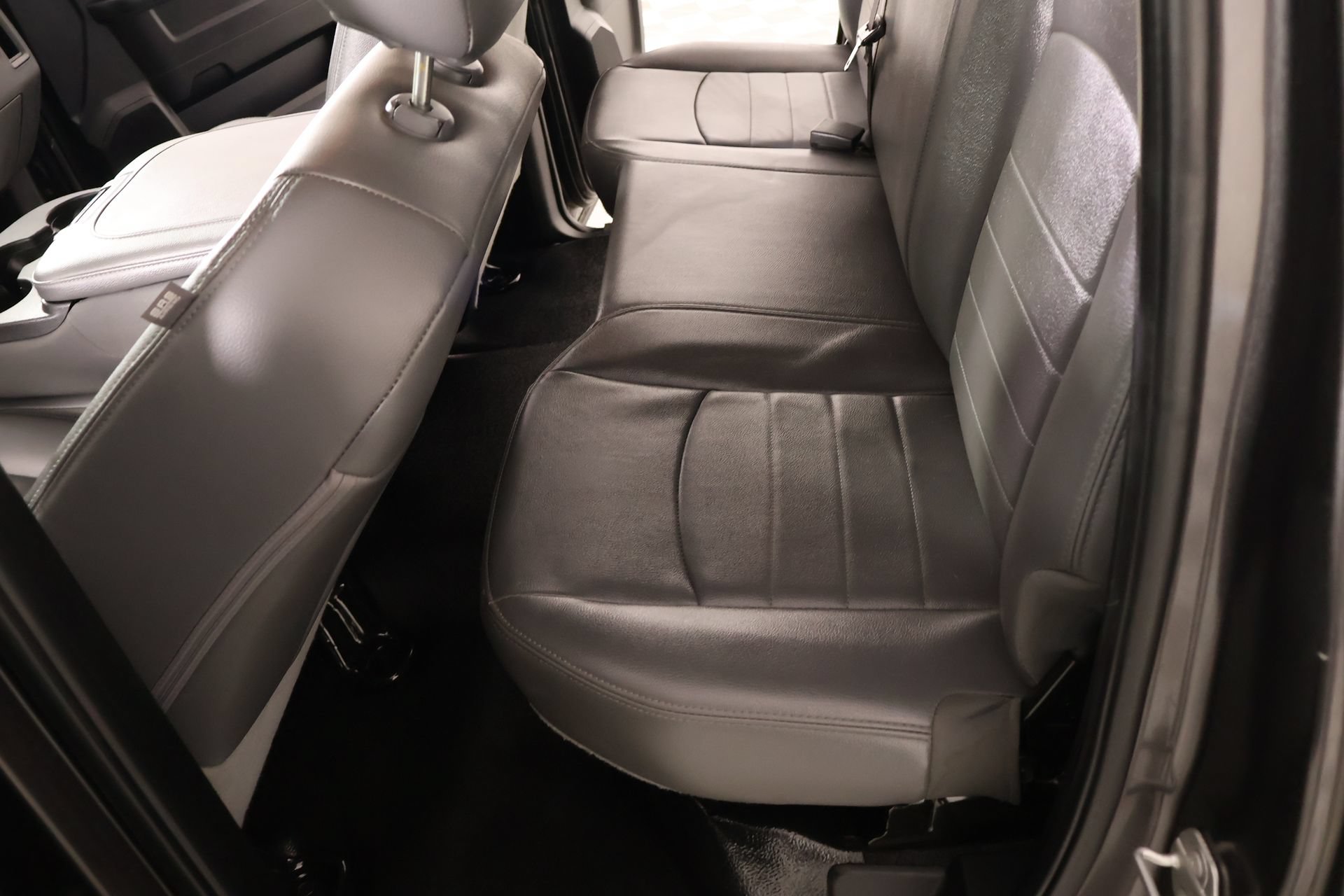 Used 2020 RAM 1500 Tradesman w/ Chrome Appearance Group RWD image 11