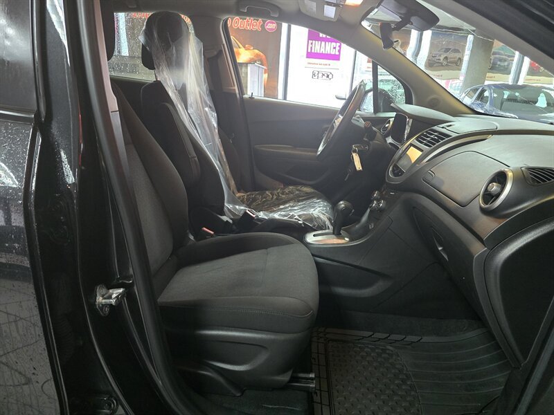 Used 2015 Chevrolet Trax LS FWD image 14