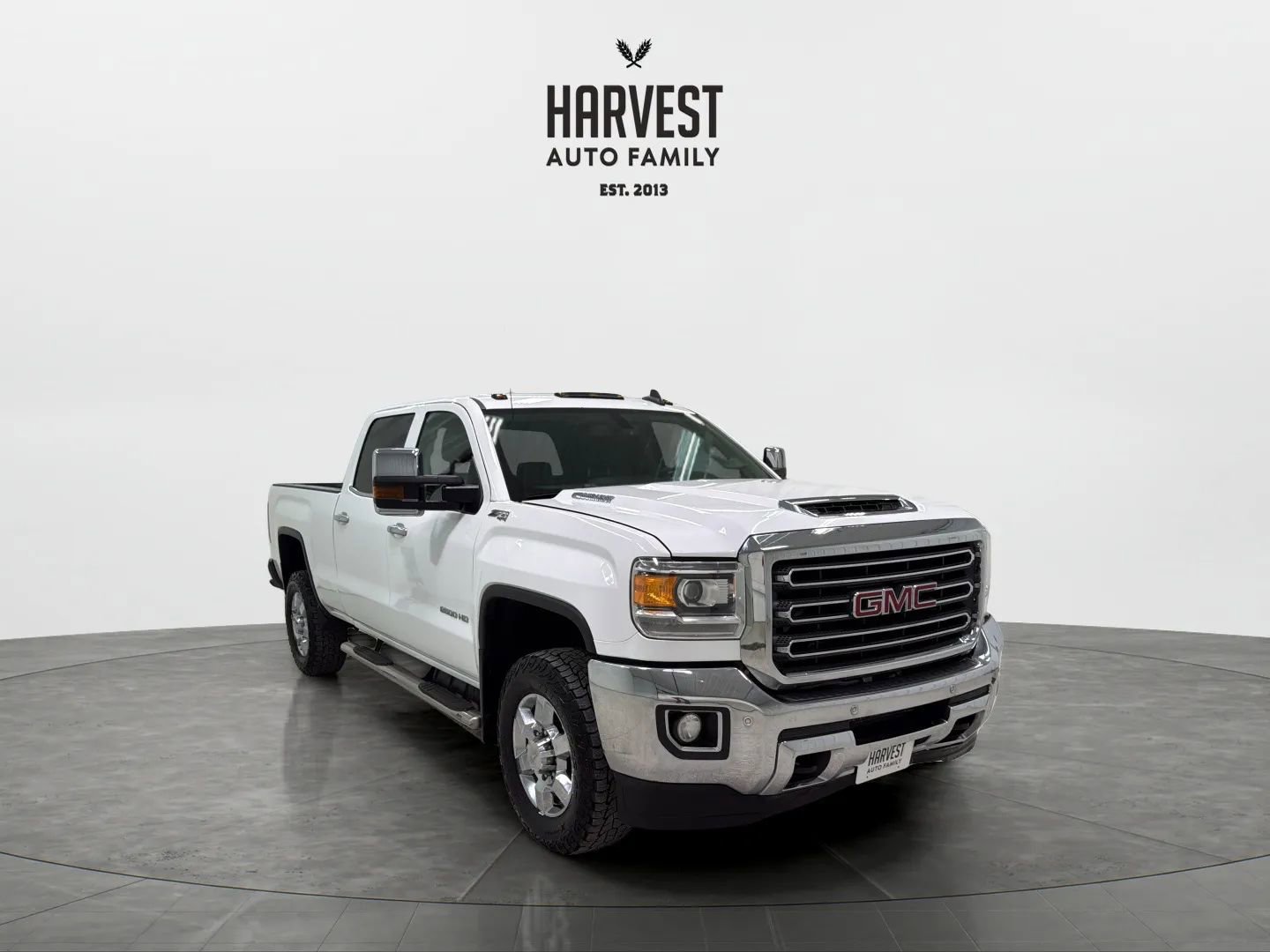 Used 2019 GMC Sierra 2500 SLT w/ Duramax Plus Package AWD/4WD image 10