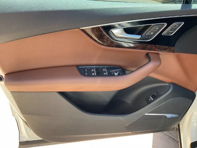 Used 2019 Audi Q7 3.0T Premium Plus w/ Premium Plus Package AWD/4WD image 13
