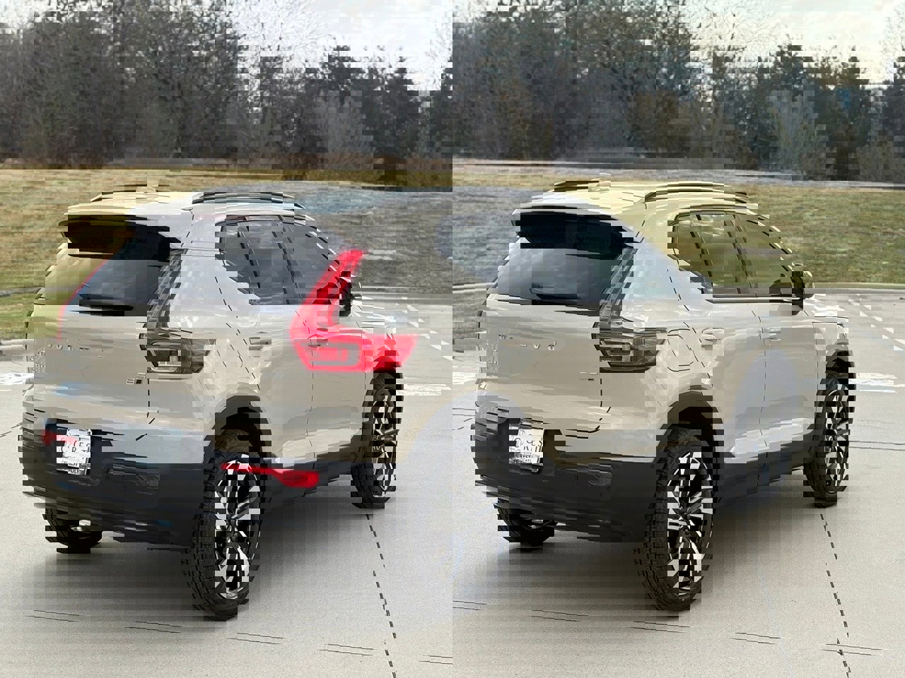 New 2026 Volvo XC40 B5 Plus w/ Protection Package Premier image 5