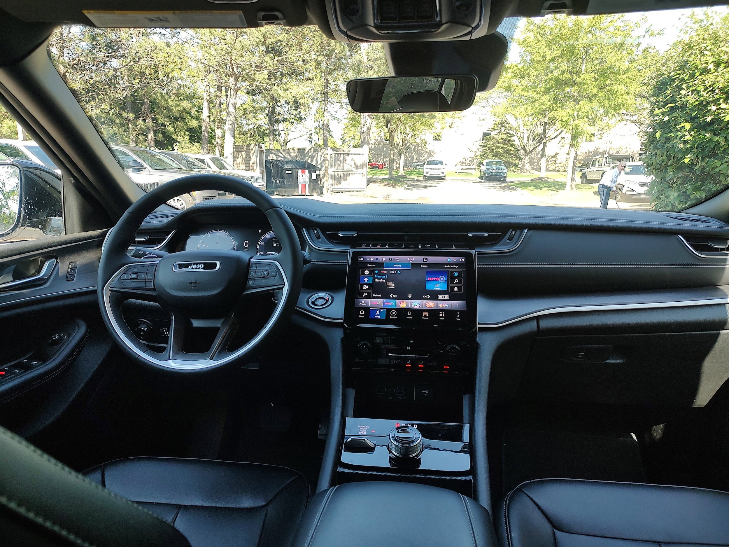 Certified 2025 Jeep Grand Cherokee Limited AWD/4WD image 5